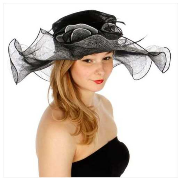 Sinamay rose hat Black/White